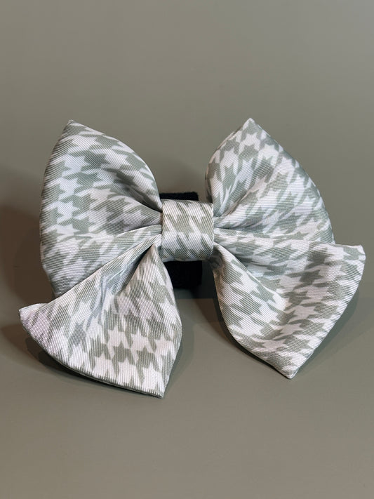 Sage Houndstooth Sailor Bow