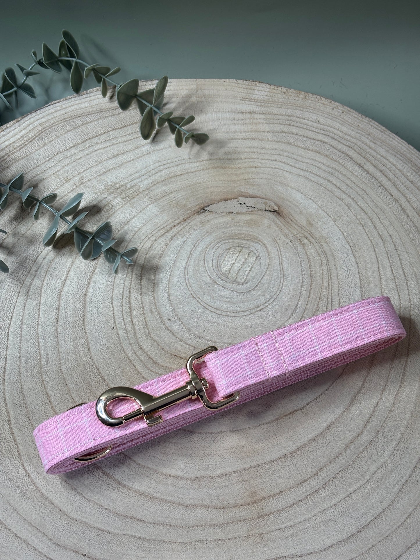 Pink Chequered Lead