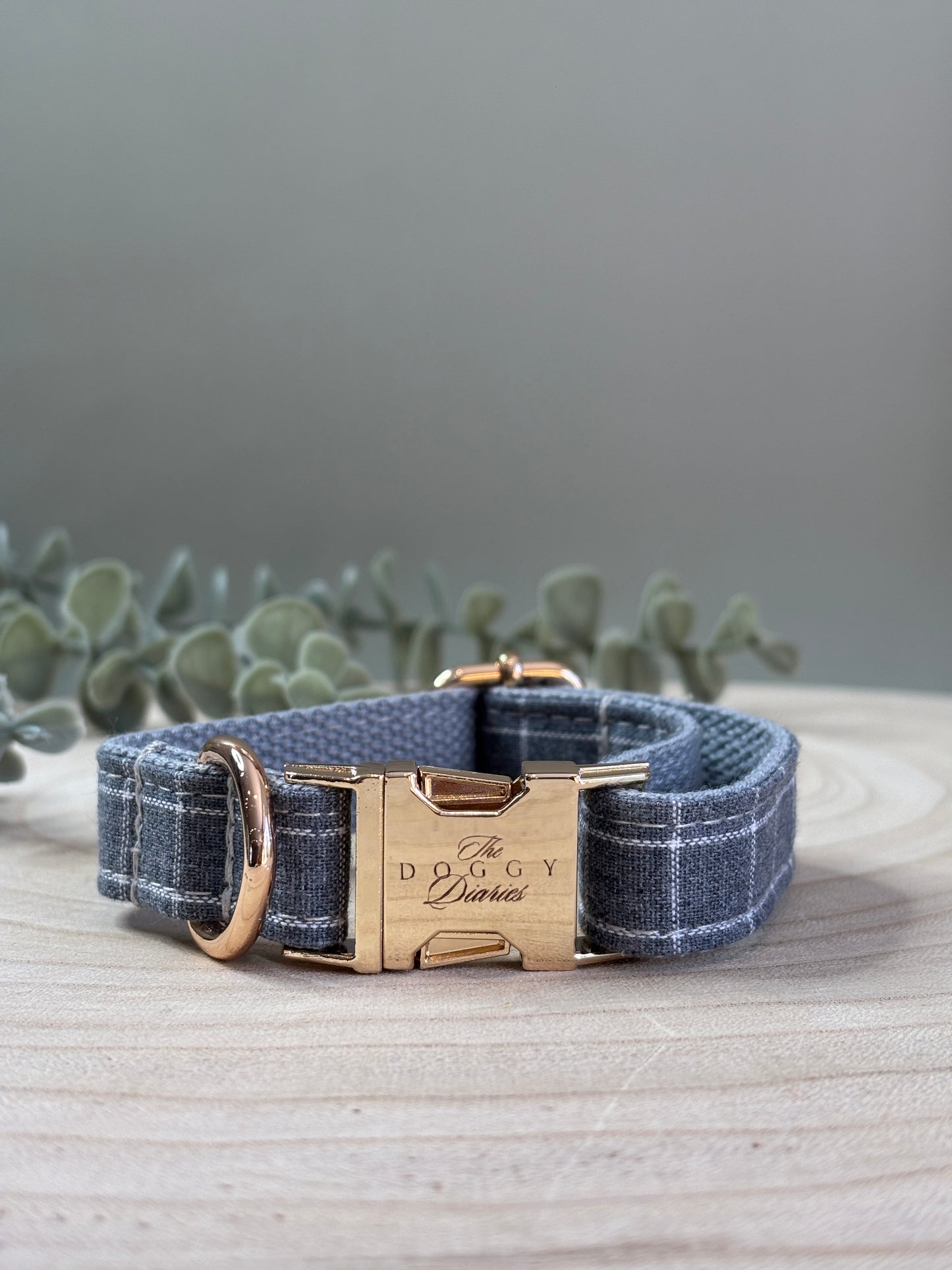 Grey Chequered Collar