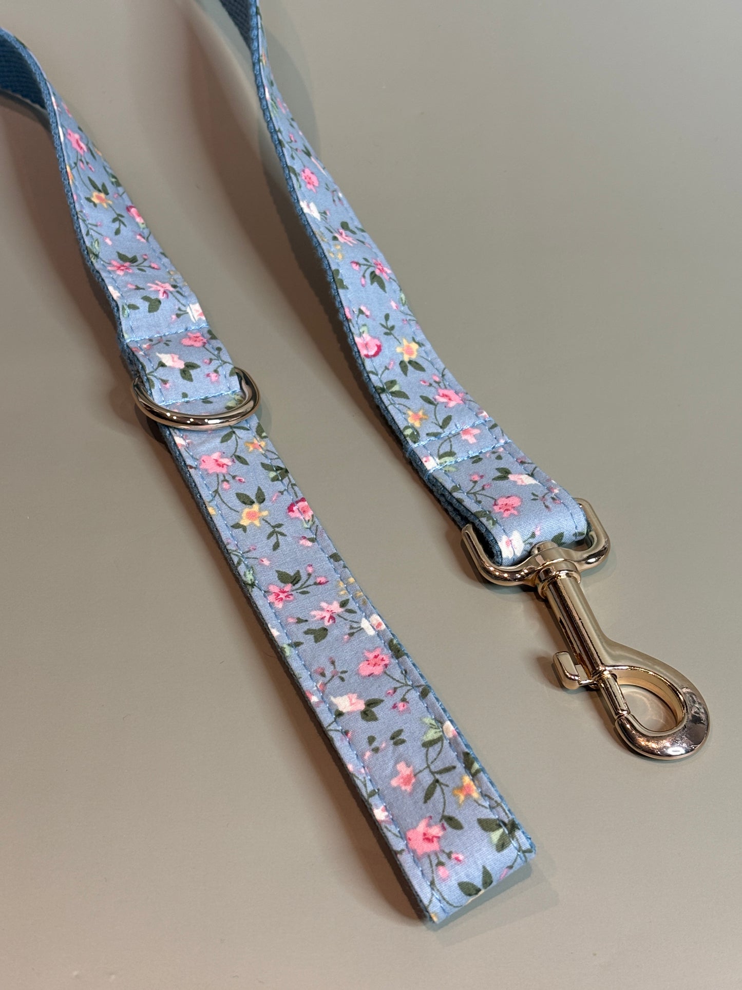 Spring Blue Floral Lead