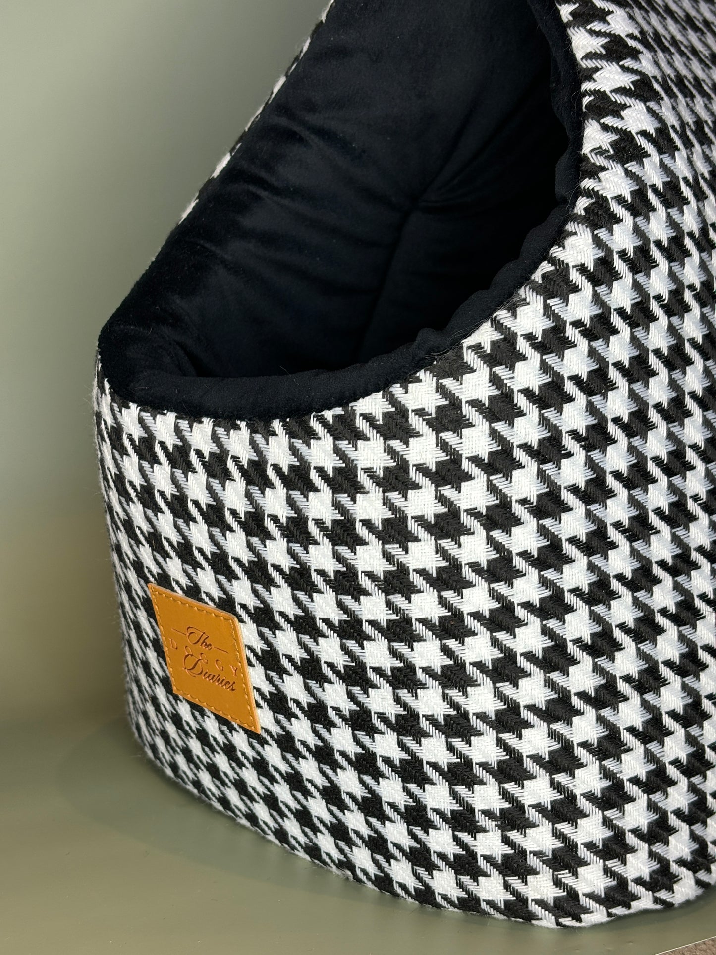 Limited Edition Heritage Hounds Dachshund Carrier